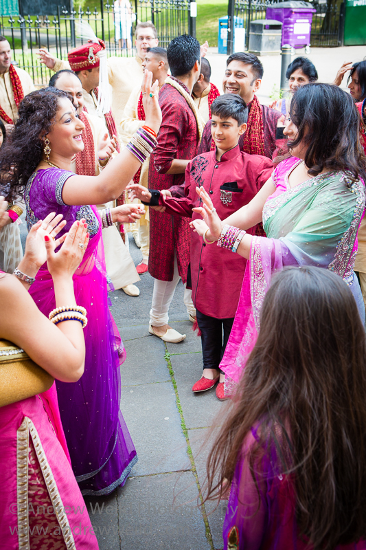 Kelvingrove Hindu Mandir dancing